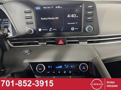 Used 2023 Hyundai Elantra SEL w/ Cargo Package image 17