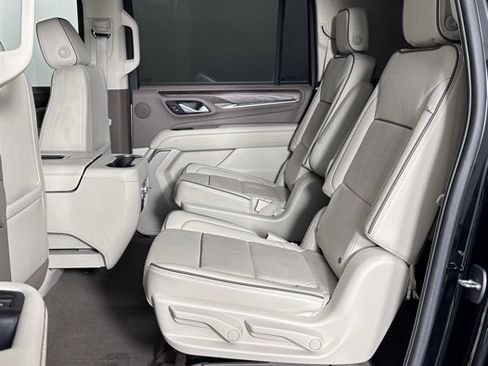 Used 2022 GMC Yukon XL Denali image 19