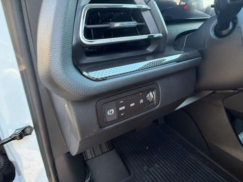 New 2027 Chevrolet Traverse Z71 w/ Enhanced Driving Package AWD/4WD image 23