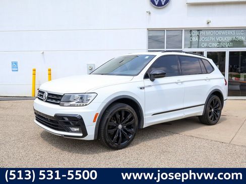 Used 2020 Volkswagen Tiguan SE R-Line w/ 3rd Row Seat Package AWD/4WD image 1
