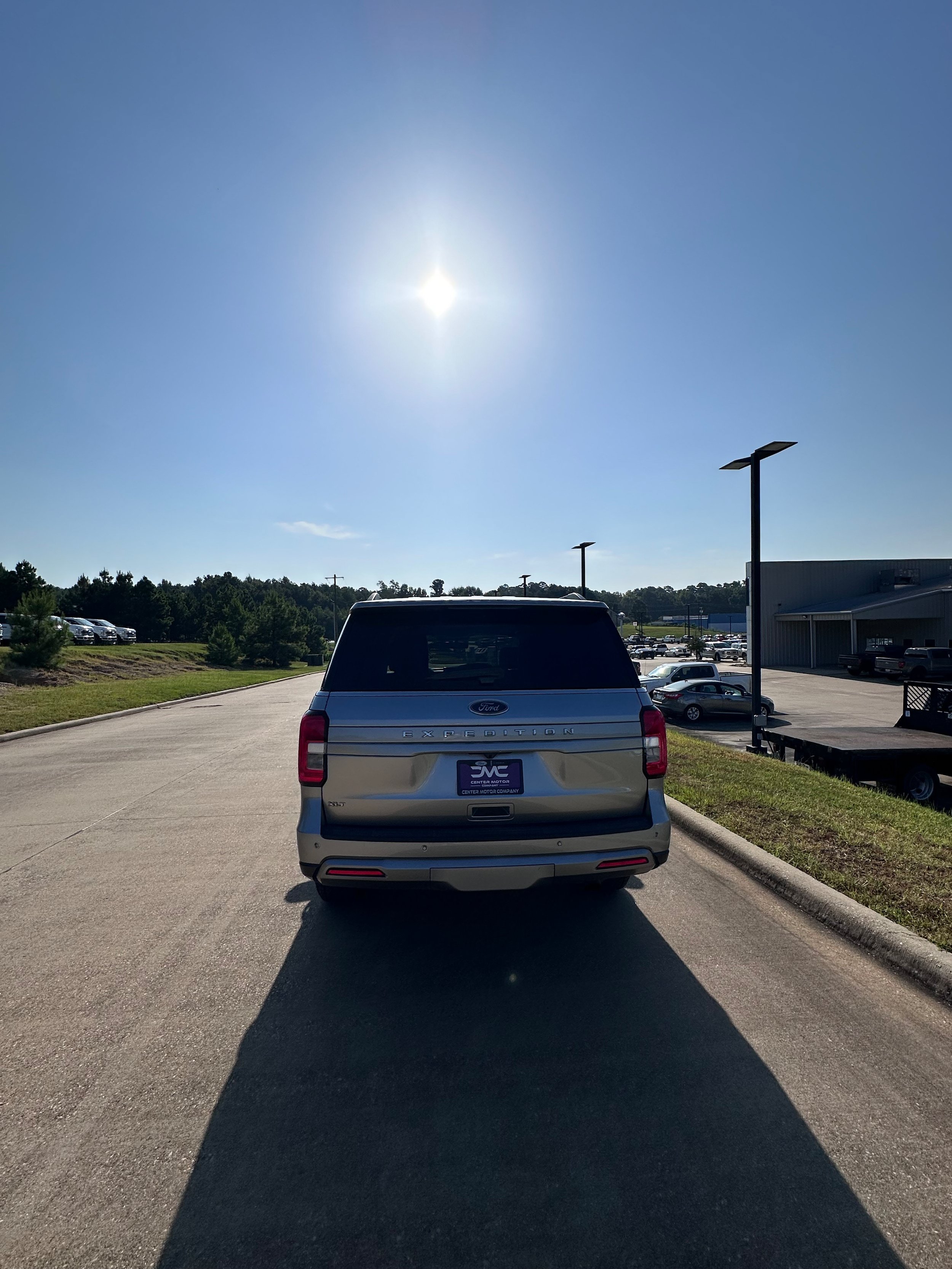 Used 2023 Ford Expedition XLT AWD/4WD image 4