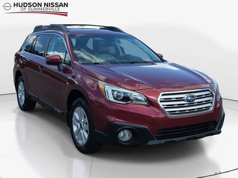 Used 2017 Subaru Outback 2.5i Premium AWD/4WD image 1