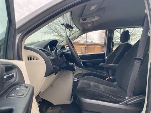 Used 2015 Dodge Grand Caravan American Value Package image 22