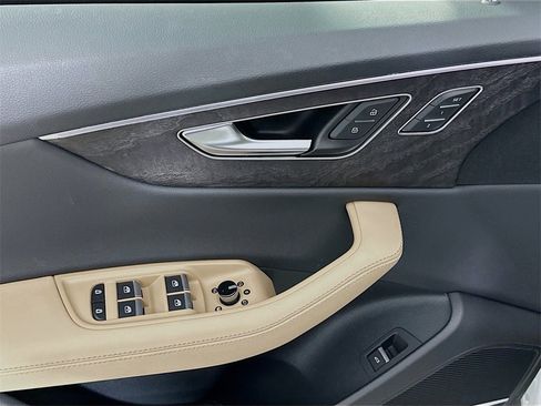 Used 2025 Audi Q8 Premium Plus w/ Premium Plus Package image 20