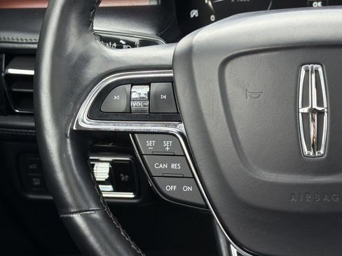 Used 2023 Lincoln Nautilus Reserve image 9