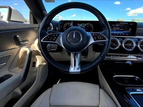 Used 2025 Mercedes-Benz CLA 250 image 6