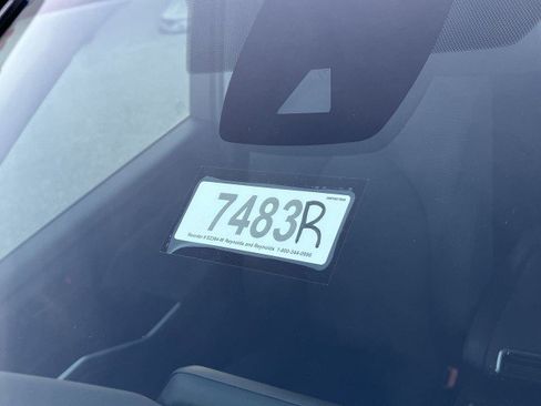 Used 2023 Toyota Highlander LE image 33