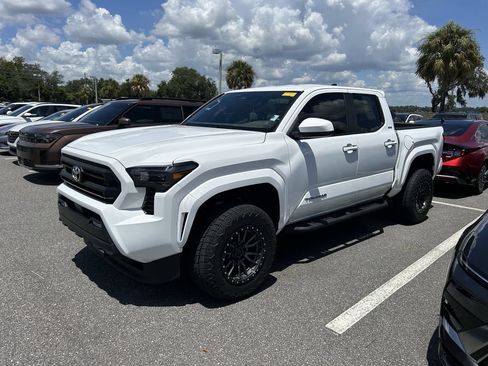 Used 2024 Toyota Tacoma SR5 RWD image 8