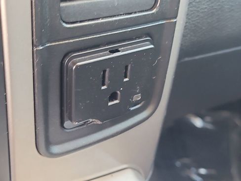 Certified 2015 RAM 2500 Big Horn image 23