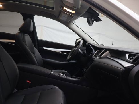 Used 2021 INFINITI QX50 Essential w/ Convenience Package image 10