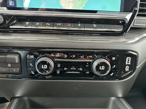 Used 2024 Chevrolet Silverado 2500 High Country w/ High Country Premium Package AWD/4WD image 19