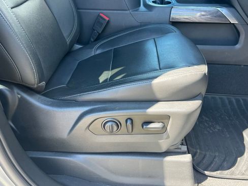 Used 2020 Chevrolet Silverado 1500 LTZ w/ LTZ Premium Package AWD/4WD image 18