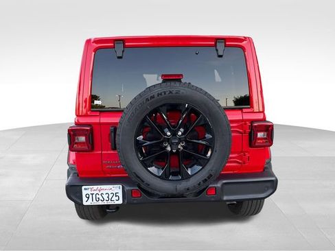 Used 2025 Jeep Wrangler Unlimited Sahara w/ Safety Group image 4