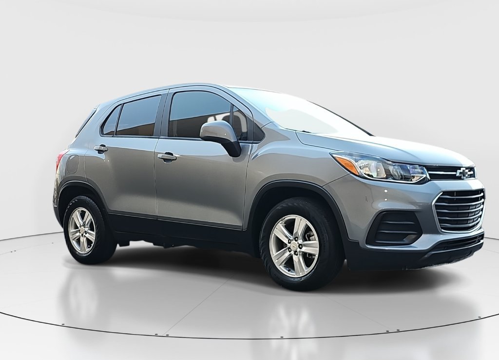 Used 2020 Chevrolet Trax LS w/ Tint and Cruise Package FWD image 3
