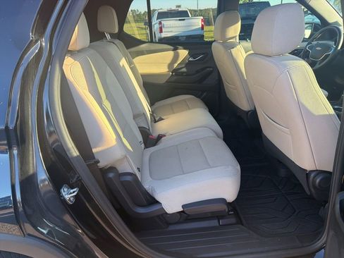 Used 2024 Chevrolet Traverse LS FWD image 6
