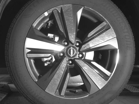 Used 2026 Nissan Rogue SL FWD image 12