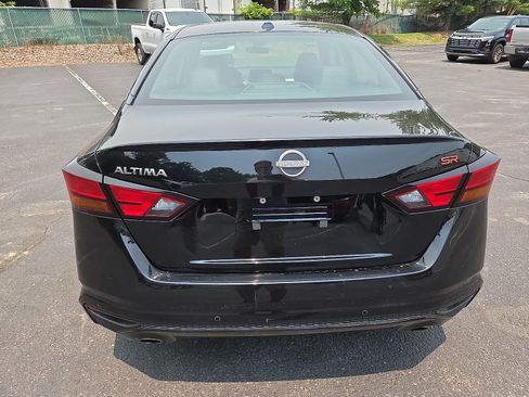 Used 2024 Nissan Altima 2.5 SR FWD image 4