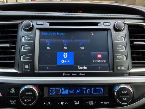 Used 2017 Toyota Highlander Limited FWD image 34