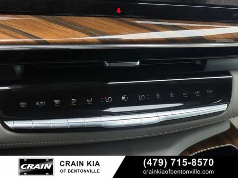 Used 2024 Cadillac Escalade ESV Sport Platinum w/ Heavy-Duty Trailer Package AWD/4WD image 17