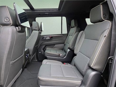 New 2026 Chevrolet Suburban Premier image 14