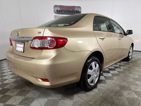 Used 2011 Toyota Corolla LE image 3