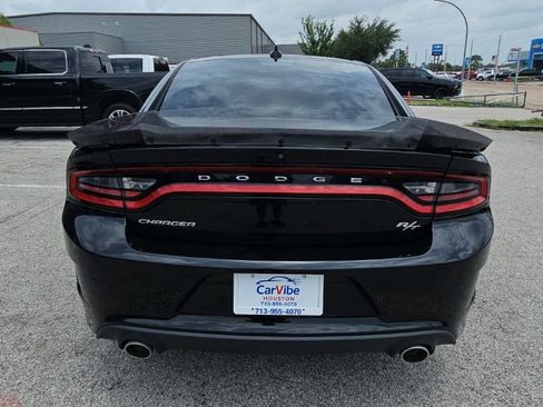 Used 2022 Dodge Charger R/T w/ Plus Group RWD image 6