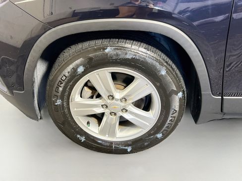 Used 2022 Chevrolet Trax LS w/ Tint and Cruise Package FWD image 13