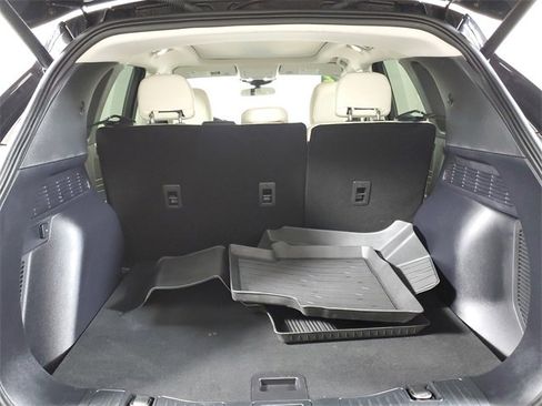 Used 2022 Ford Escape SE w/ SE Sport Appearance Package image 6