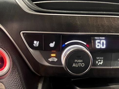 Used 2018 Honda Accord Touring image 19