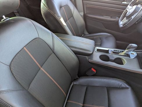 Certified 2022 Nissan Altima 2.5 SR image 11