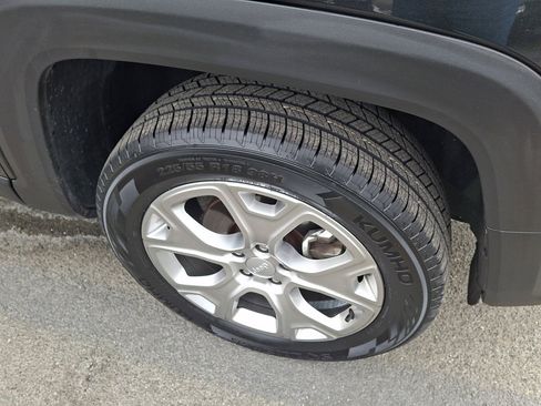 Used 2022 Jeep Renegade Limited image 9