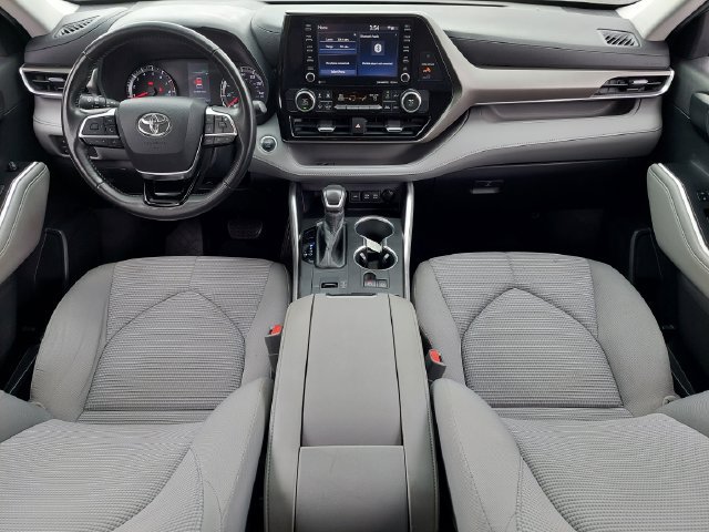 Certified 2020 Toyota Highlander LE FWD image 3