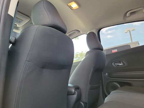 Used 2019 Honda HR-V LX image 13