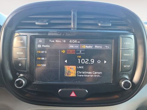 Used 2022 Kia Soul LX image 22