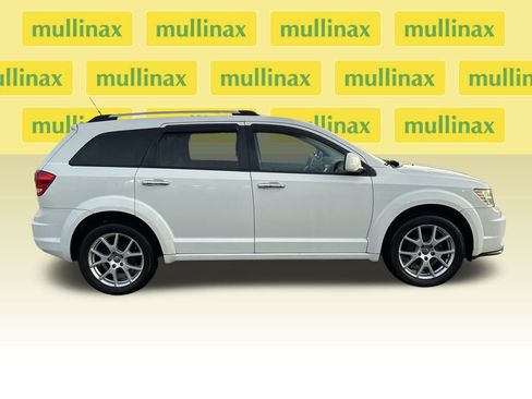 Used 2011 Dodge Journey R/T image 2