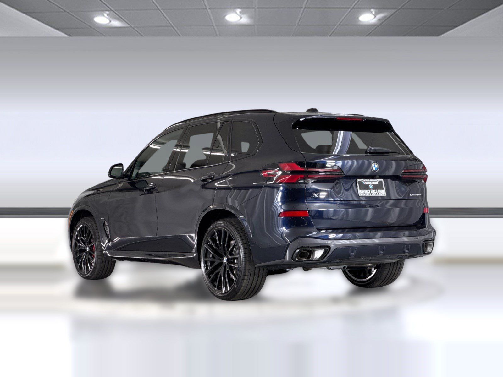 Used 2026 BMW X5 sDrive40i w/ M Sport Package RWD image 3