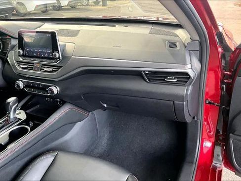 Certified 2023 Nissan Altima 2.5 SR image 18