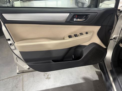 Used 2018 Subaru Outback 2.5i Premium AWD/4WD image 19