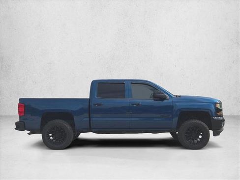 Used 2017 Chevrolet Silverado 1500 LT w/ Texas Edition RWD image 4