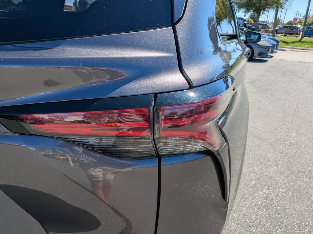 Used 2022 Toyota Sienna XLE FWD image 7
