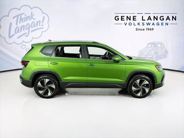New 2027 Volkswagen Taos SE AWD/4WD image 4