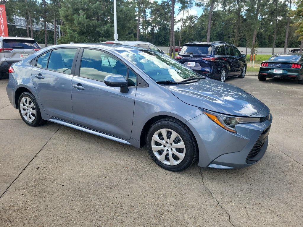 Used 2024 Toyota Corolla LE FWD image 9