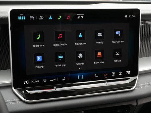 Used 2025 Volkswagen Tiguan SE w/ Panoramic Sunroof Package AWD/4WD image 22