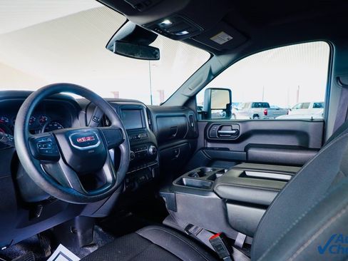 Used 2025 GMC Sierra 2500 Pro image 5