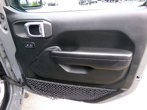 Used 2019 Jeep Wrangler Unlimited Sport S image 25