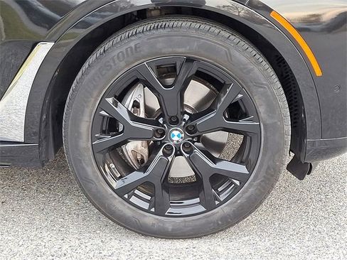 Used 2023 BMW X7 xDrive40i w/ Premium Package image 8
