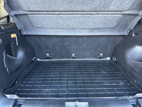 Used 2018 Jeep Renegade Latitude w/ Safety & Security Group FWD image 14