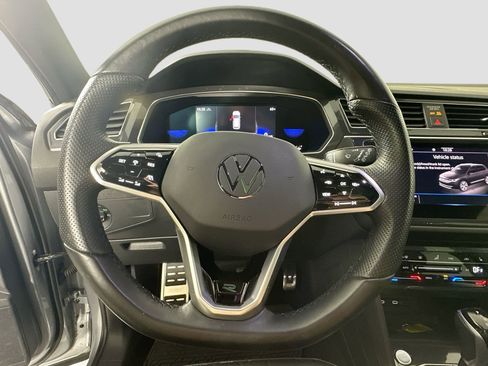Certified 2022 Volkswagen Tiguan SE R-Line image 11