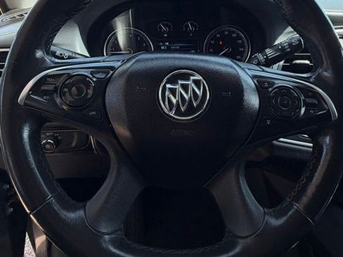 Used 2019 Buick Enclave Essence FWD image 10