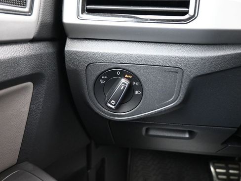 Used 2022 Volkswagen Atlas Cross Sport SEL R-Line w/ Cross Sport MDO Package image 13